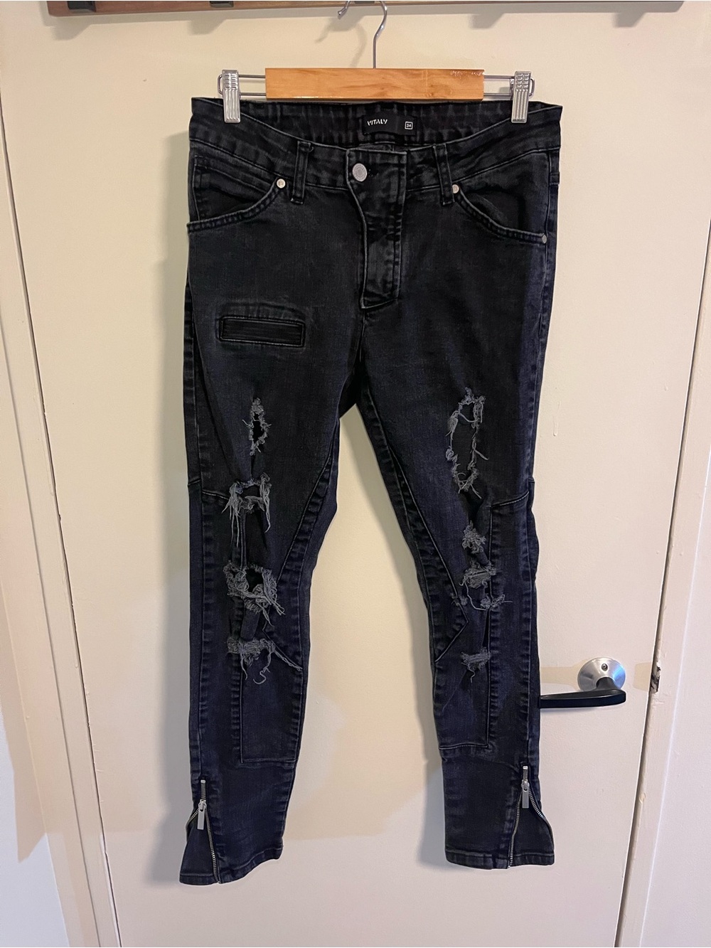 SIZE 34 VITALY Black Distressed men’s Jeans